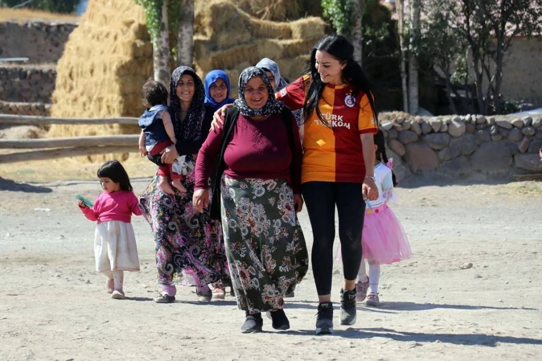 İlçedeki köyler arasında tek: Erkekler varken kadına sıcak bakmıyorduk ama... 4